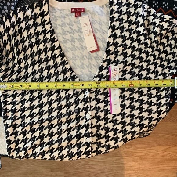 Sweater - Picture 5 of 10